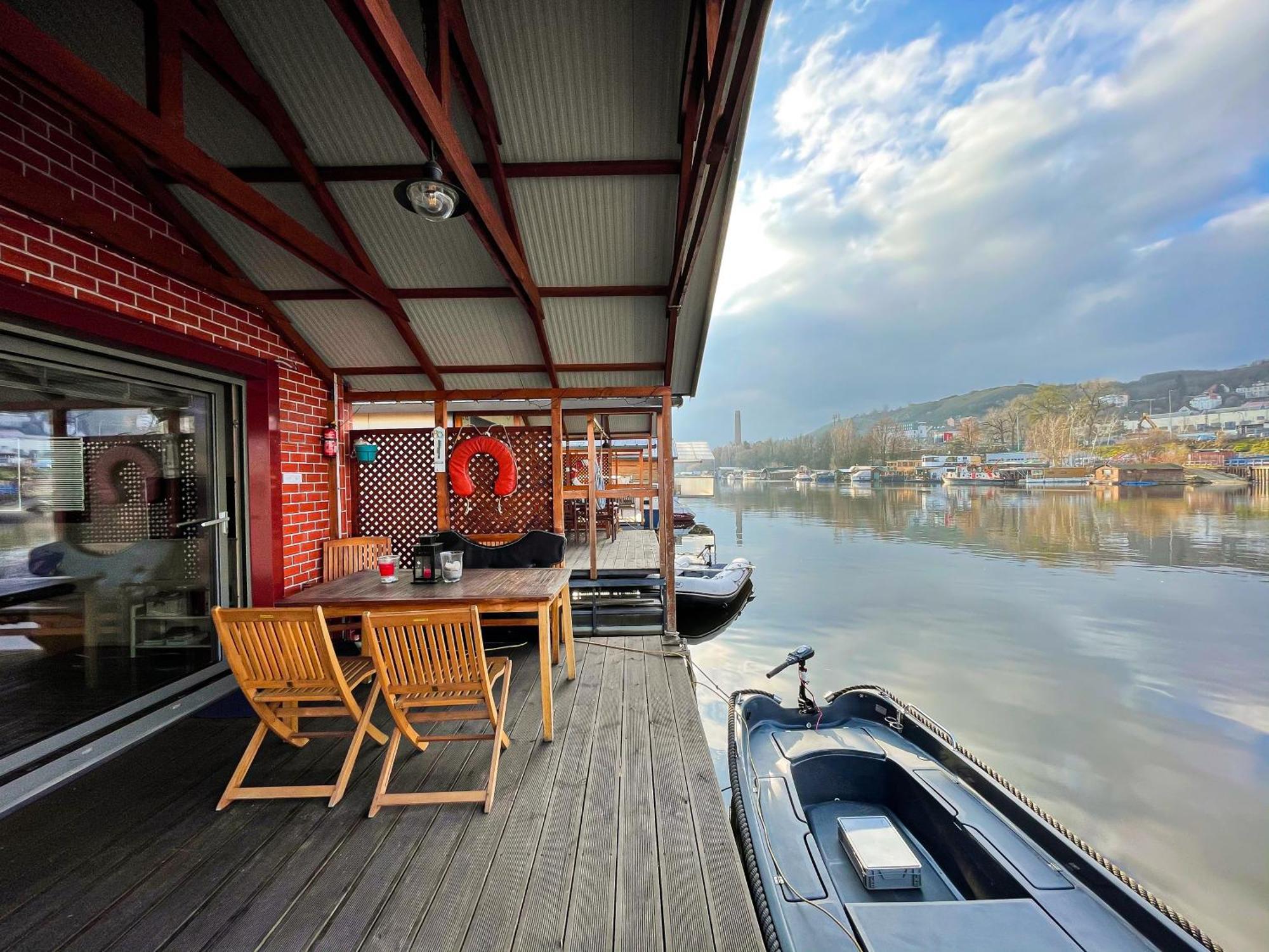 Houseboat Benjamin - Houseboats Benjamin & Franklin Hotel Prága Kültér fotó